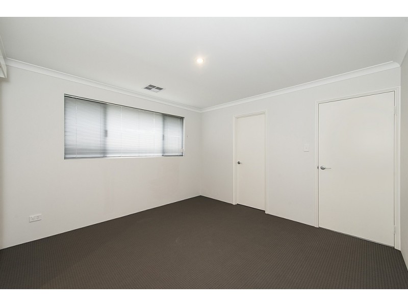 21 Darling Chase, Wandi WA 6167
