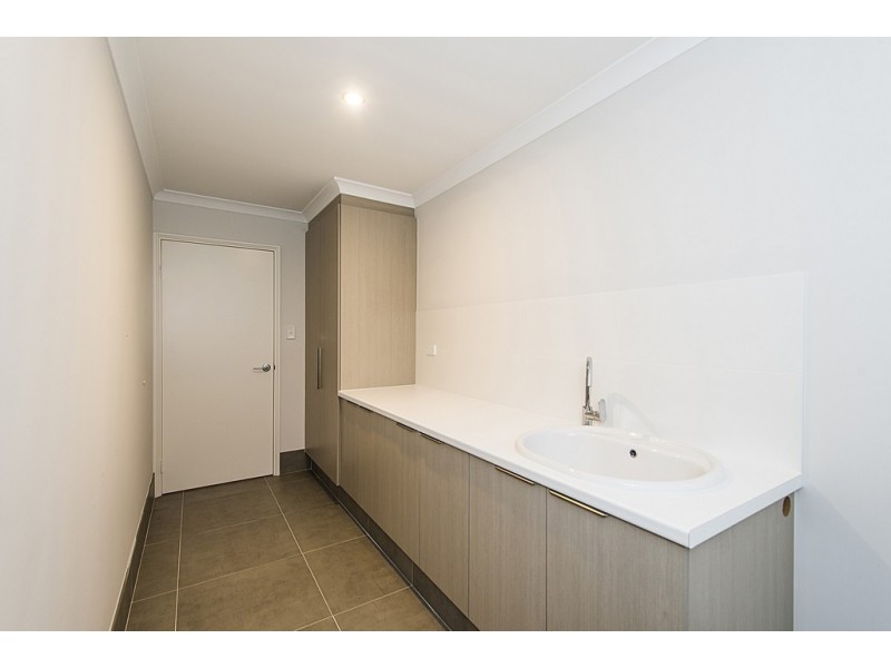 21 Darling Chase, Wandi WA 6167