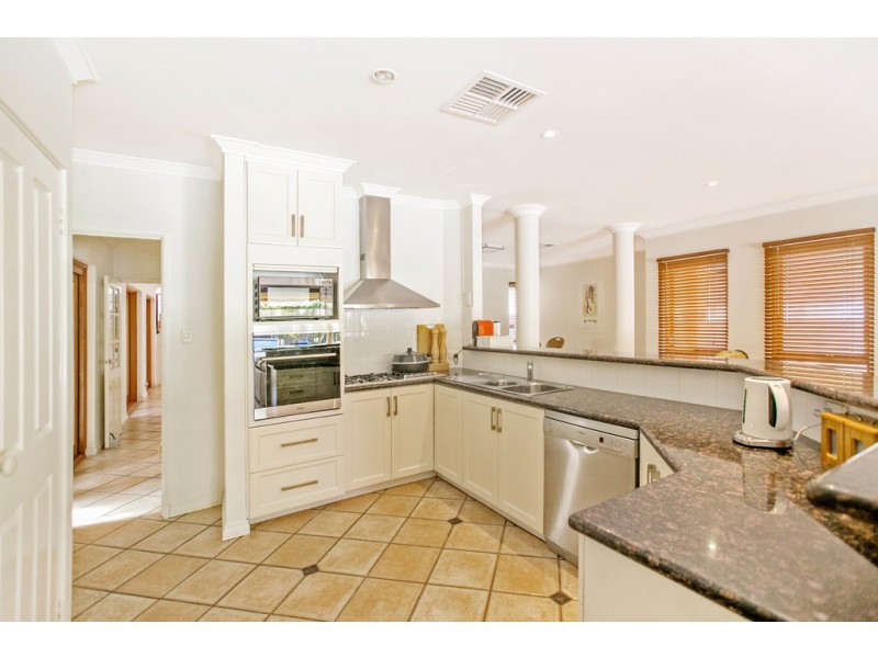 6 Mount View Terrace, Mount Pleasant WA 6153