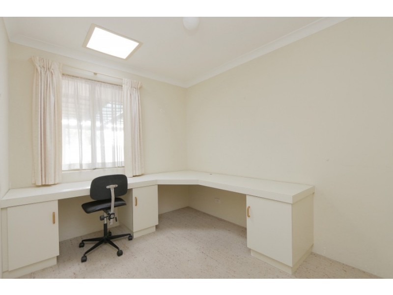 1 Grimsay Road, Ardross WA 6153