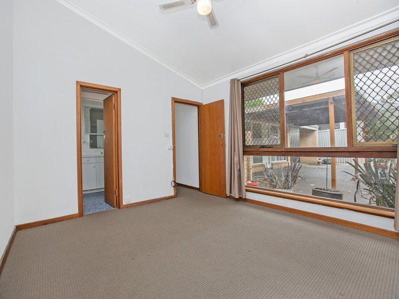 6 Ratcliffe Road, Booragoon WA 6154