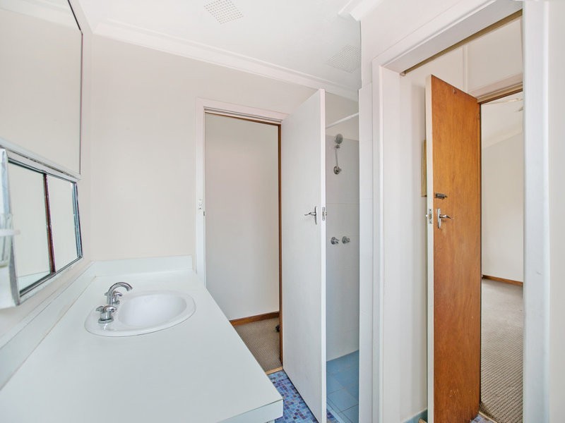 6 Ratcliffe Road, Booragoon WA 6154