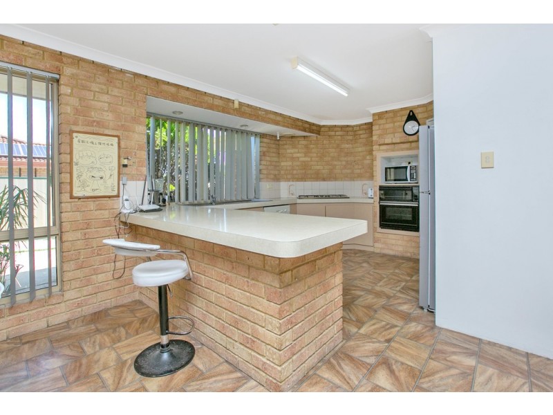 217 Wharf Street, Queens Park WA 6107