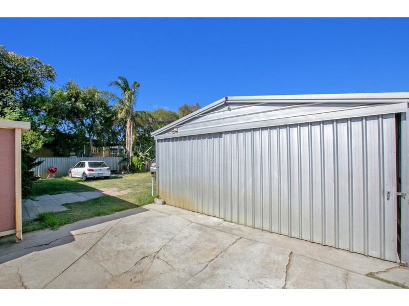 217 Wharf Street, Queens Park WA 6107