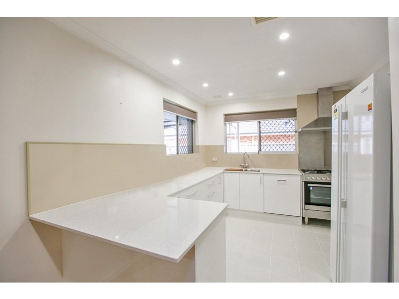 2 Pickering Way, Booragoon WA 6154