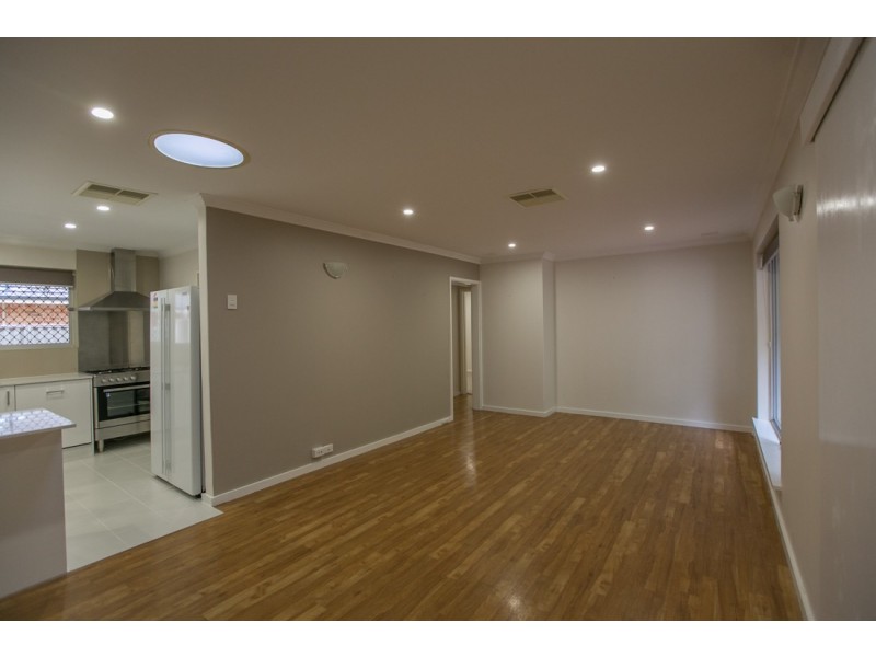 2 Pickering Way, Booragoon WA 6154