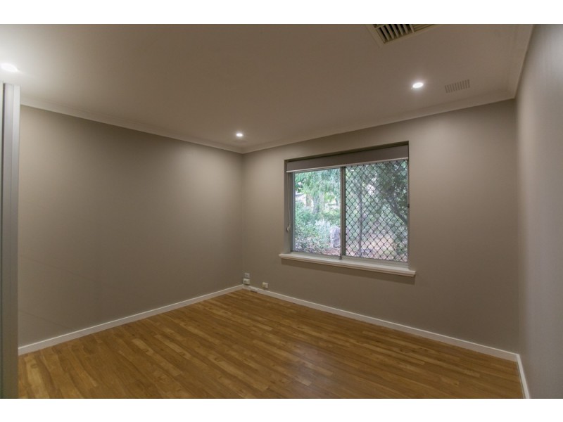 2 Pickering Way, Booragoon WA 6154