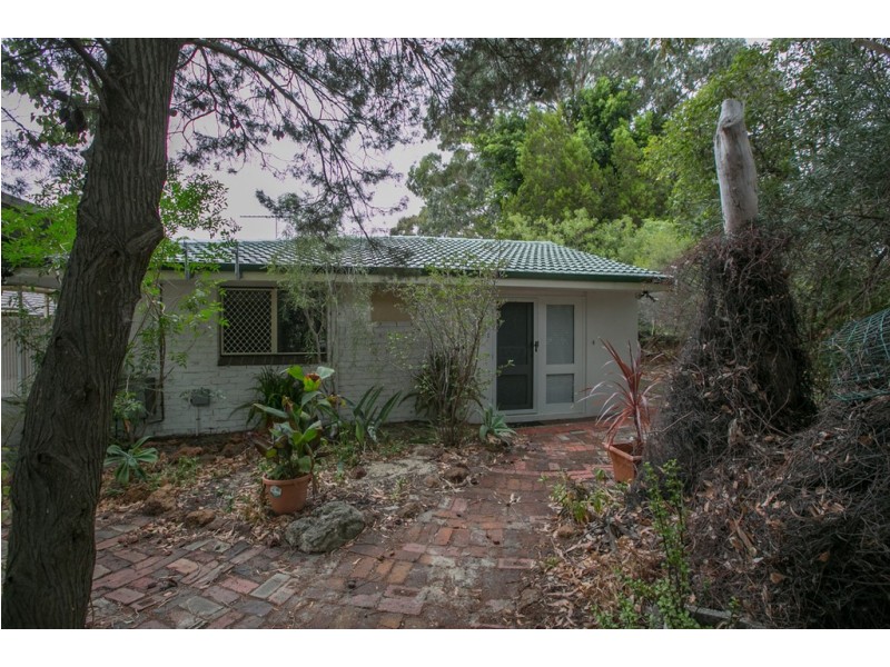 2 Pickering Way, Booragoon WA 6154
