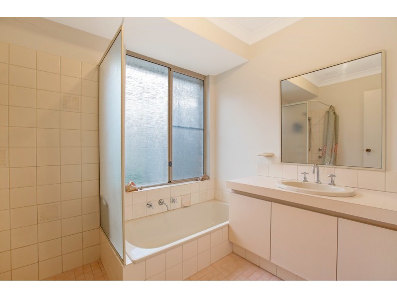 11 Waring Way, Kardinya WA 6163