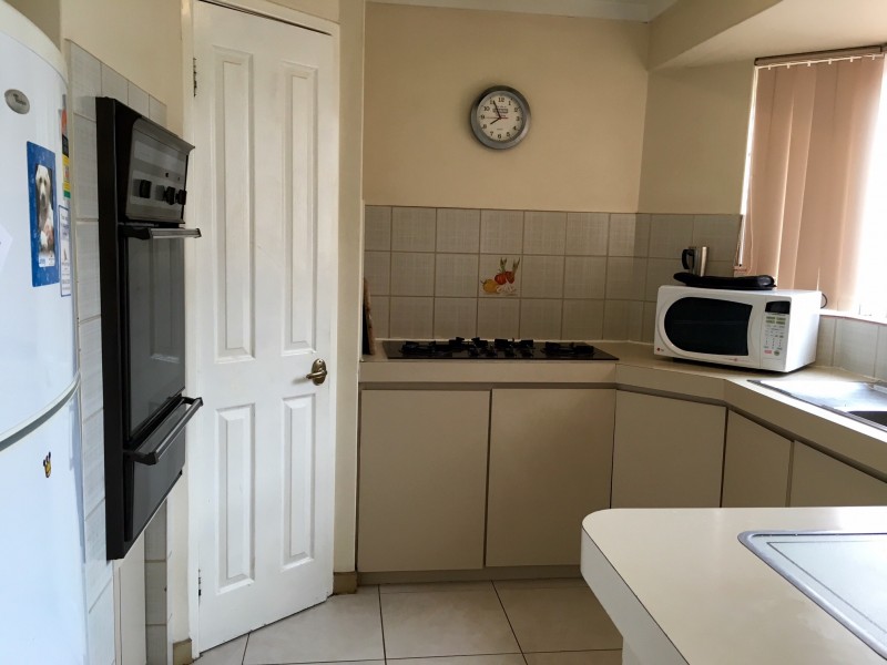 13/6-8 Pinewood Avenue, Kardinya WA 6163