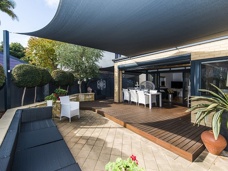 11 Cantray Ave, Applecross WA 6153