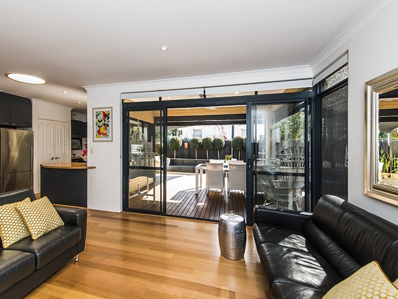 11 Cantray Ave, Applecross WA 6153