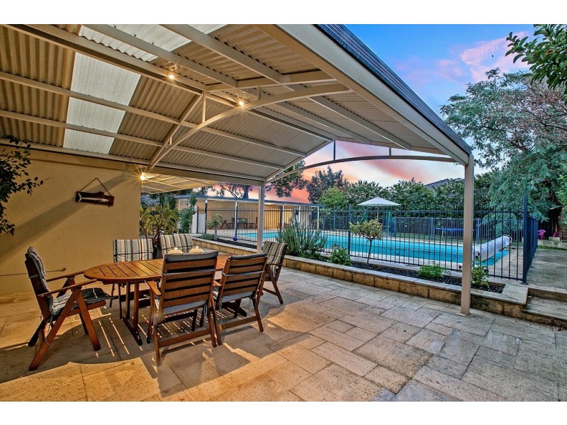 20 Clive St, Bicton WA 6157