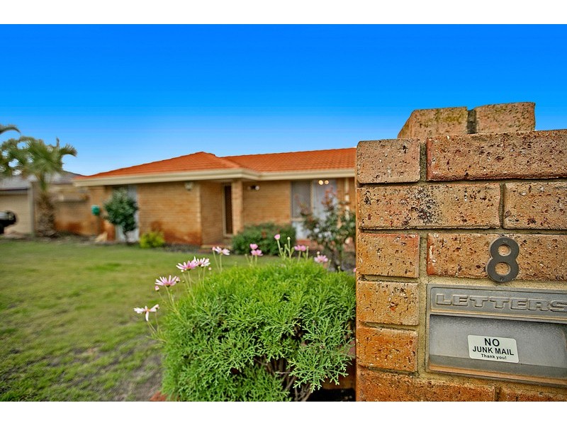 8 Bottlebrush Drive, Thornlie WA 6108