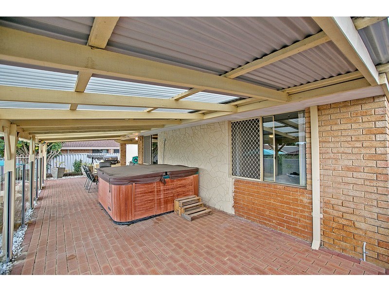 8 Bottlebrush Drive, Thornlie WA 6108