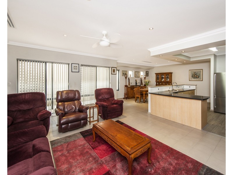 79b Redwood Crescent, Melville WA 6156