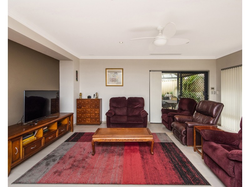 79b Redwood Crescent, Melville WA 6156