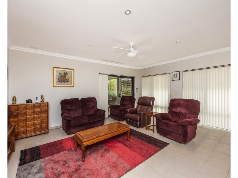 79b Redwood Crescent, Melville WA 6156