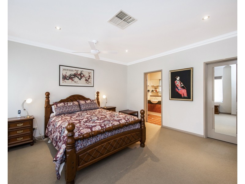 79b Redwood Crescent, Melville WA 6156