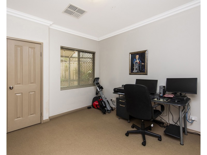 79b Redwood Crescent, Melville WA 6156