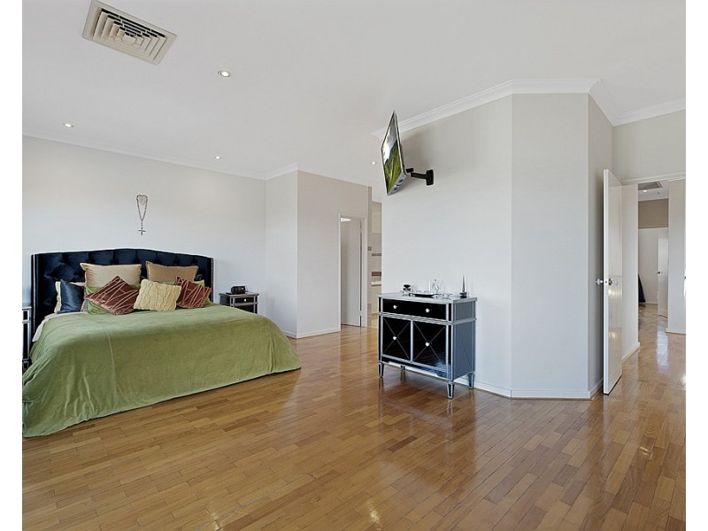 41 Moreing Road, Attadale WA 6156