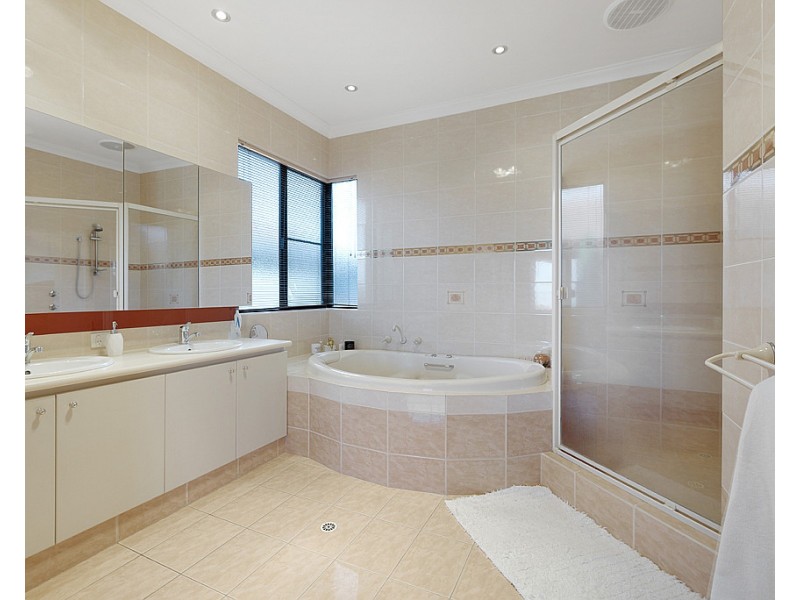 41 Moreing Road, Attadale WA 6156