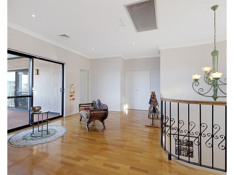 41 Moreing Road, Attadale WA 6156