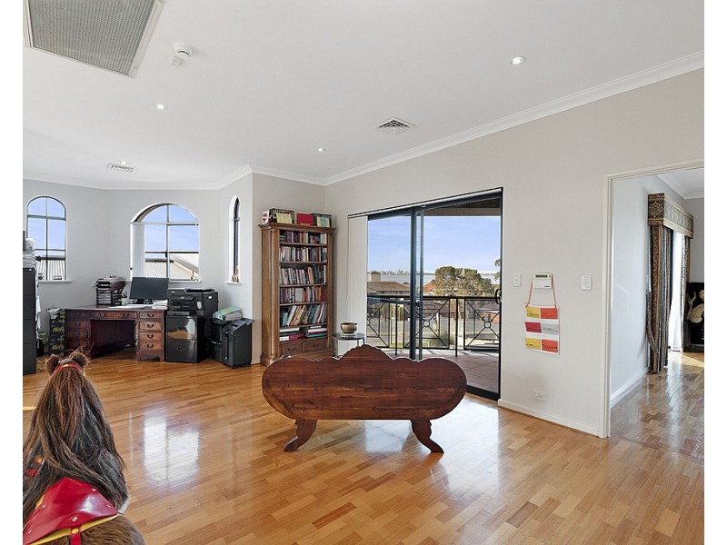 41 Moreing Road, Attadale WA 6156