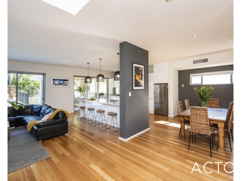 14B Perkins Road, Melville WA 6156