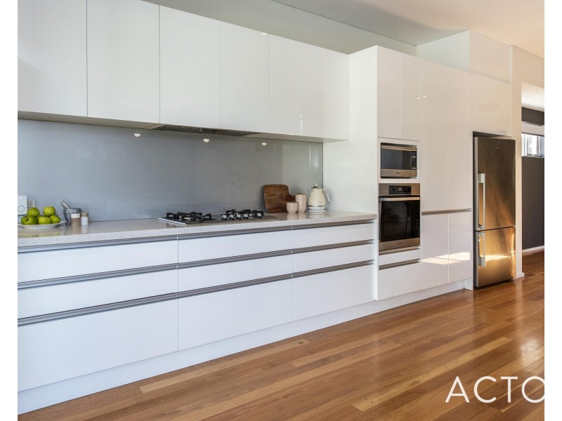 14B Perkins Road, Melville WA 6156