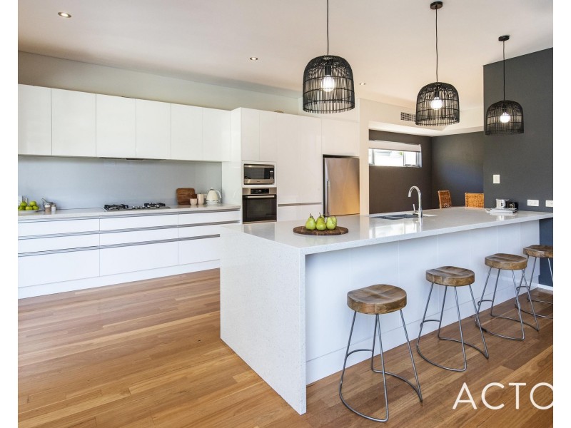 14B Perkins Road, Melville WA 6156