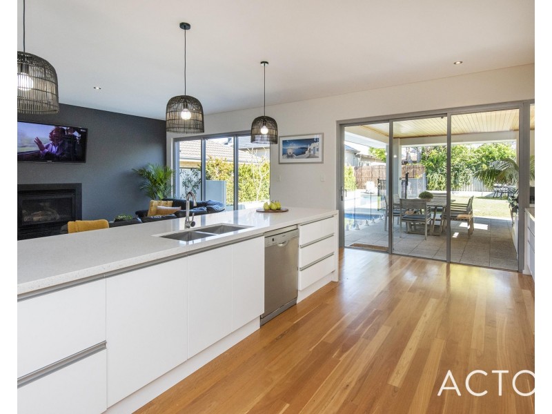 14B Perkins Road, Melville WA 6156