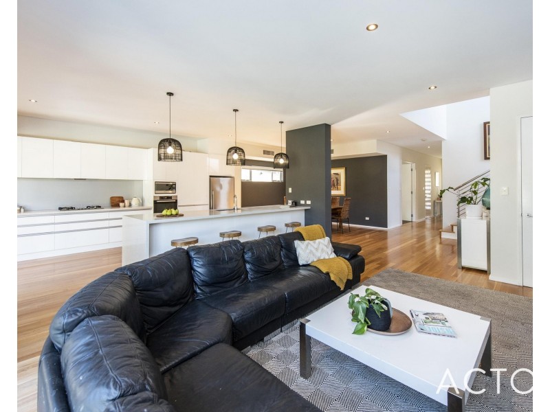 14B Perkins Road, Melville WA 6156