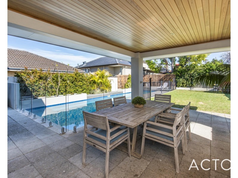 14B Perkins Road, Melville WA 6156