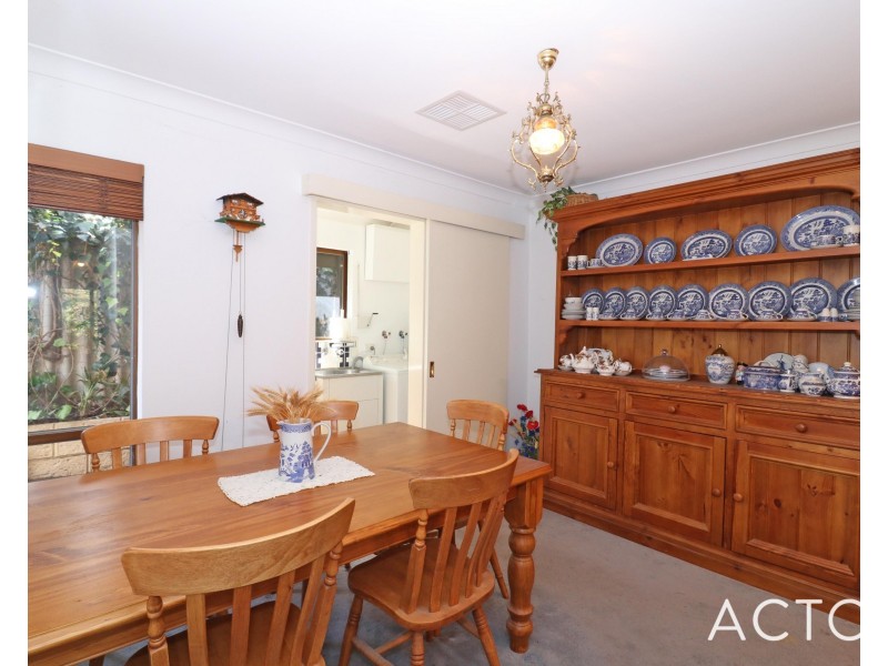 2/33 Park Street, Como WA 6152