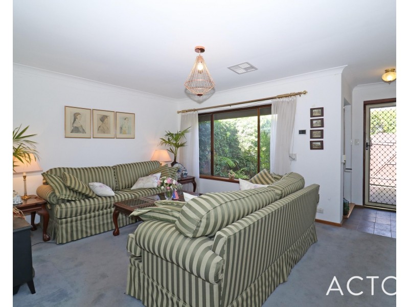 2/33 Park Street, Como WA 6152