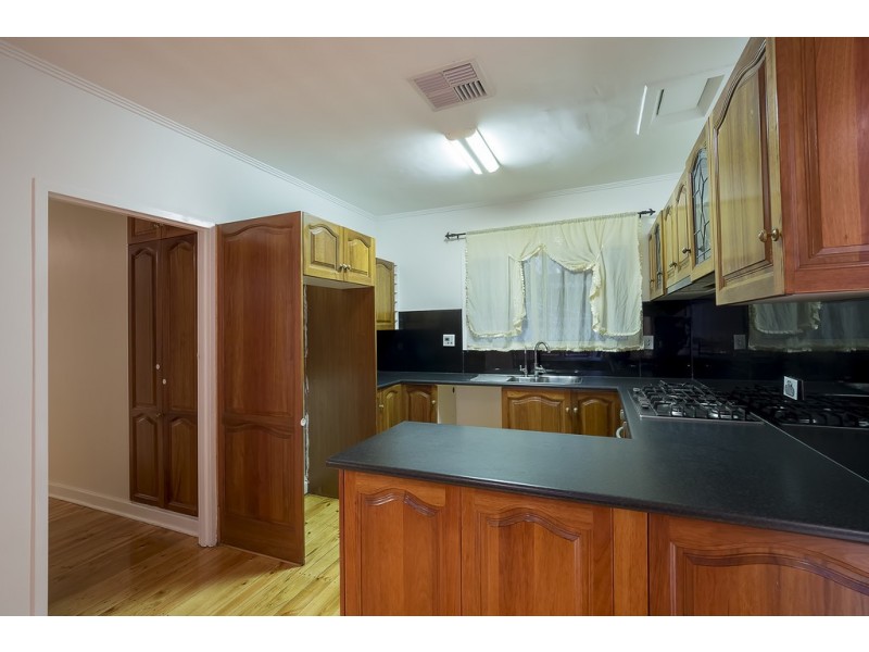 2 Pauls Drive, Valley View SA 5093