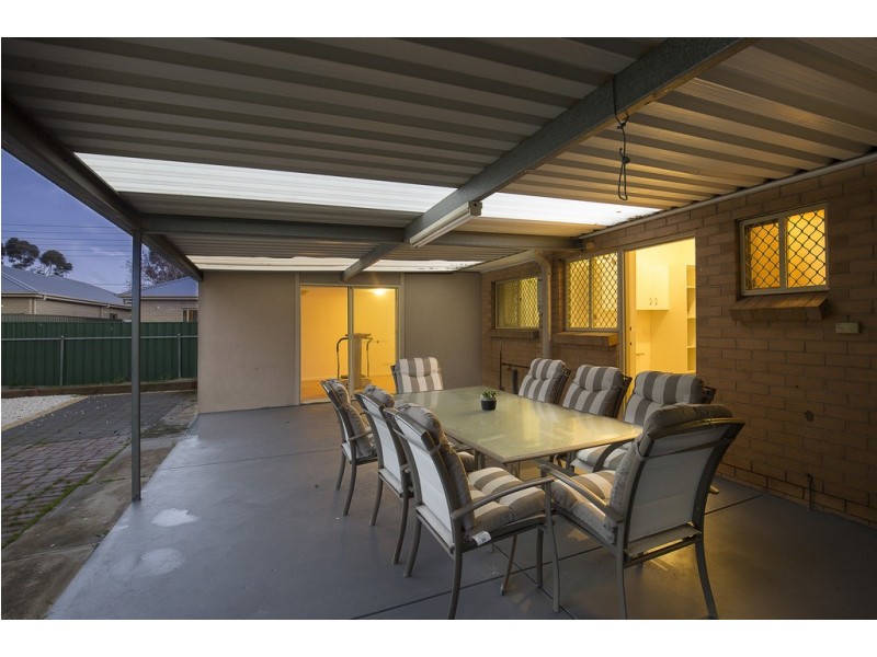 2 Pauls Drive, Valley View SA 5093