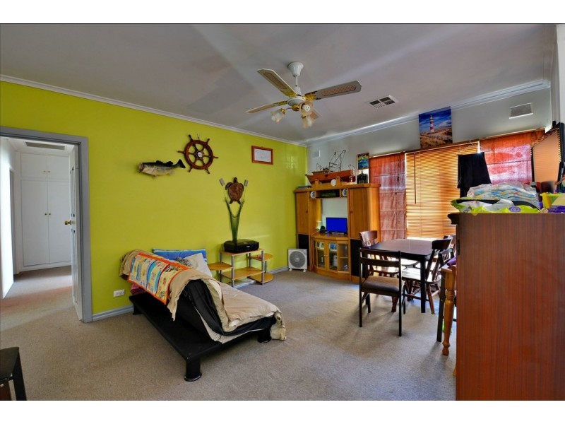 2 Caruso crescent, Brahma Lodge SA 5109