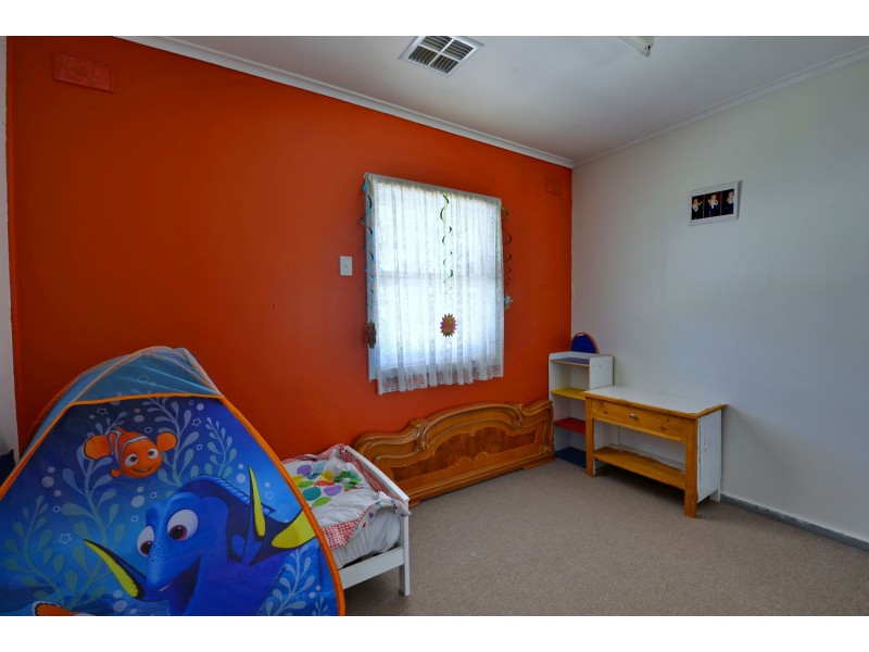 2 Caruso crescent, Brahma Lodge SA 5109