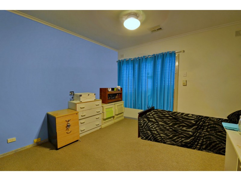 2 Caruso crescent, Brahma Lodge SA 5109