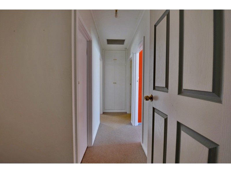 2 Caruso crescent, Brahma Lodge SA 5109