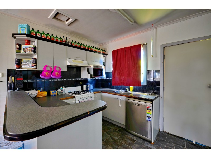 2 Caruso crescent, Brahma Lodge SA 5109