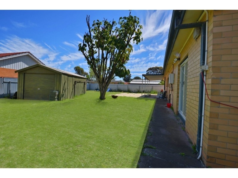 2 Caruso crescent, Brahma Lodge SA 5109