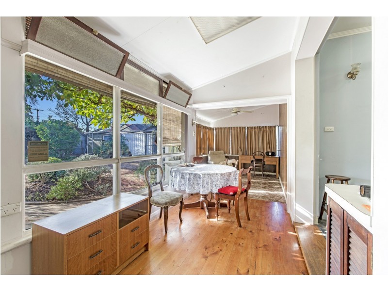 4 collins st, Enfield SA 5085