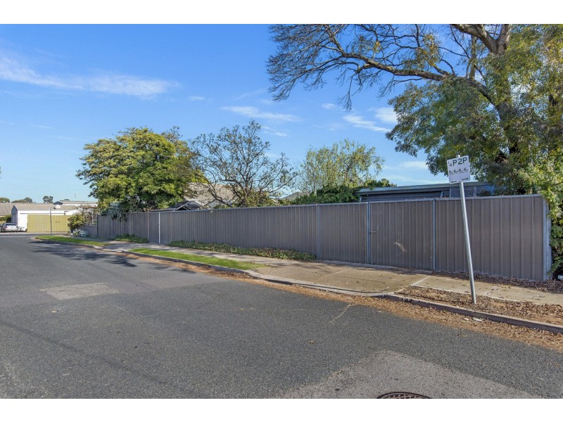 4 collins st, Enfield SA 5085