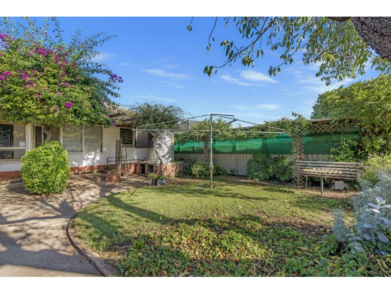 4 collins st, Enfield SA 5085