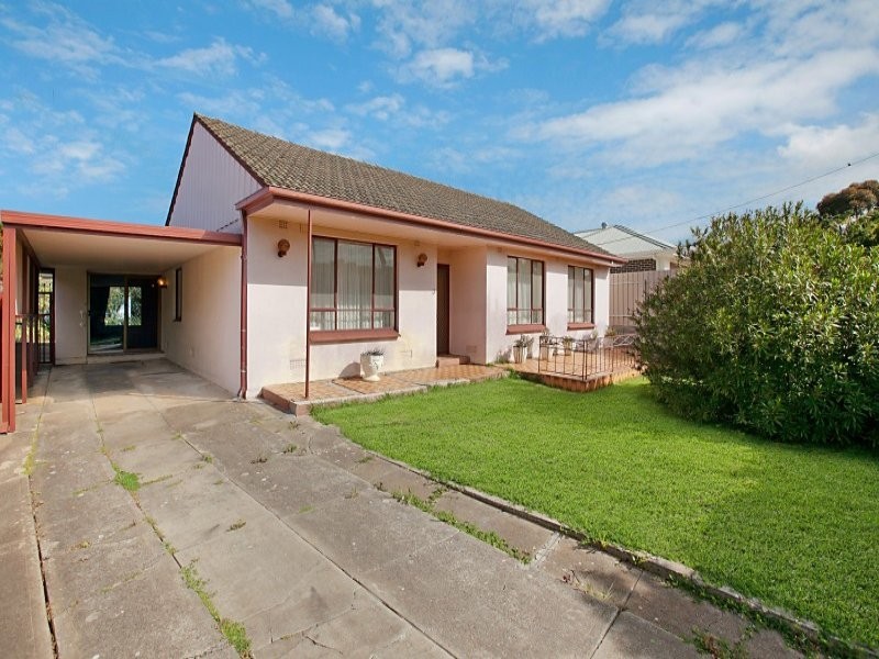 3 Carolan Cresent, Valley View SA 5093