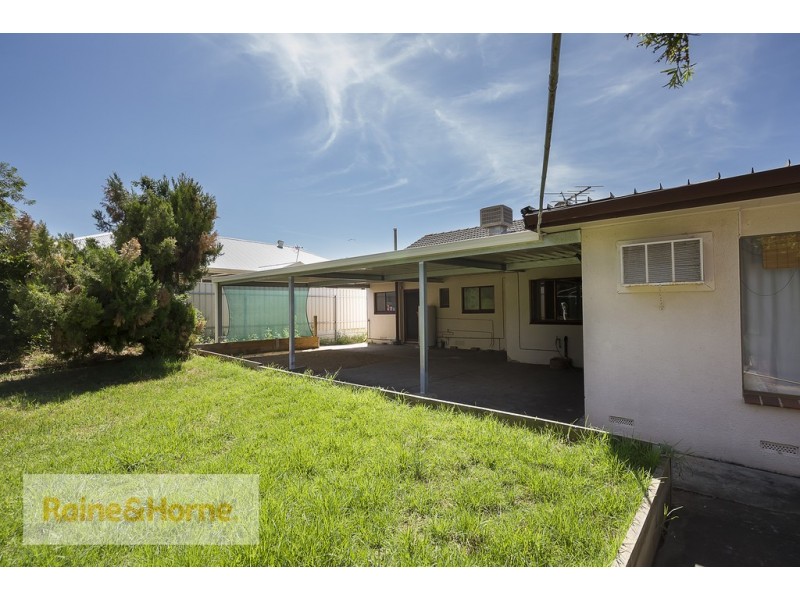 3 Carolan Cresent, Valley View SA 5093