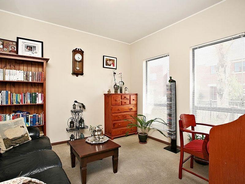 7 Reunion Lane, Mawson Lakes SA 5095